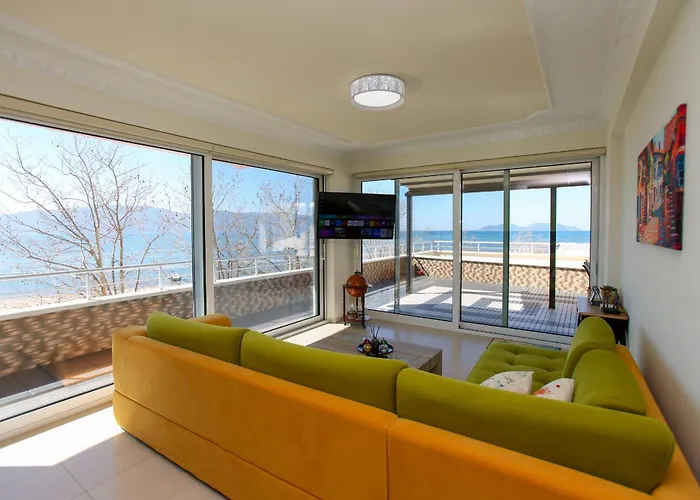 Front Terrace Apartmán *